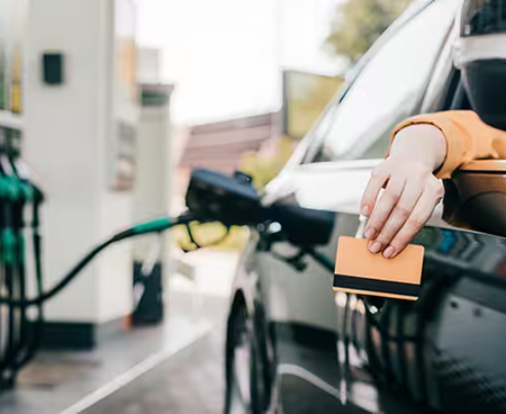 Maximize savings and efficiency with a fleet fuel card for gas purchases, monitoring expenses, and driver convenience across networks.